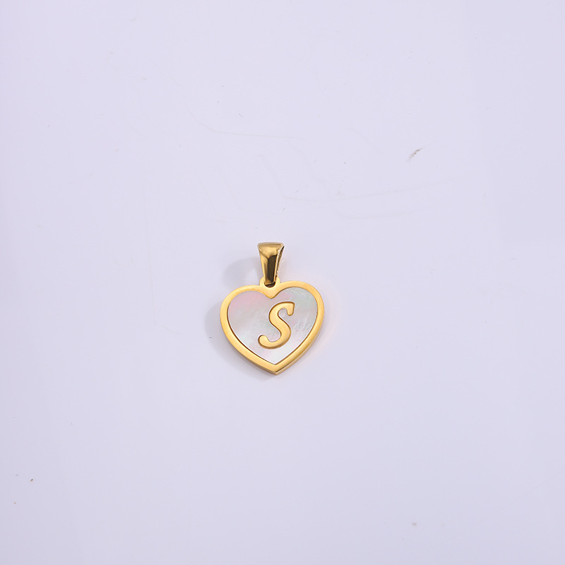Nuevo colgante de corazón de melocotón de acero de titanio, accesorios de concha de letras inglesas, colgante pequeño, joyería de amor de bricolaje, collar a juego