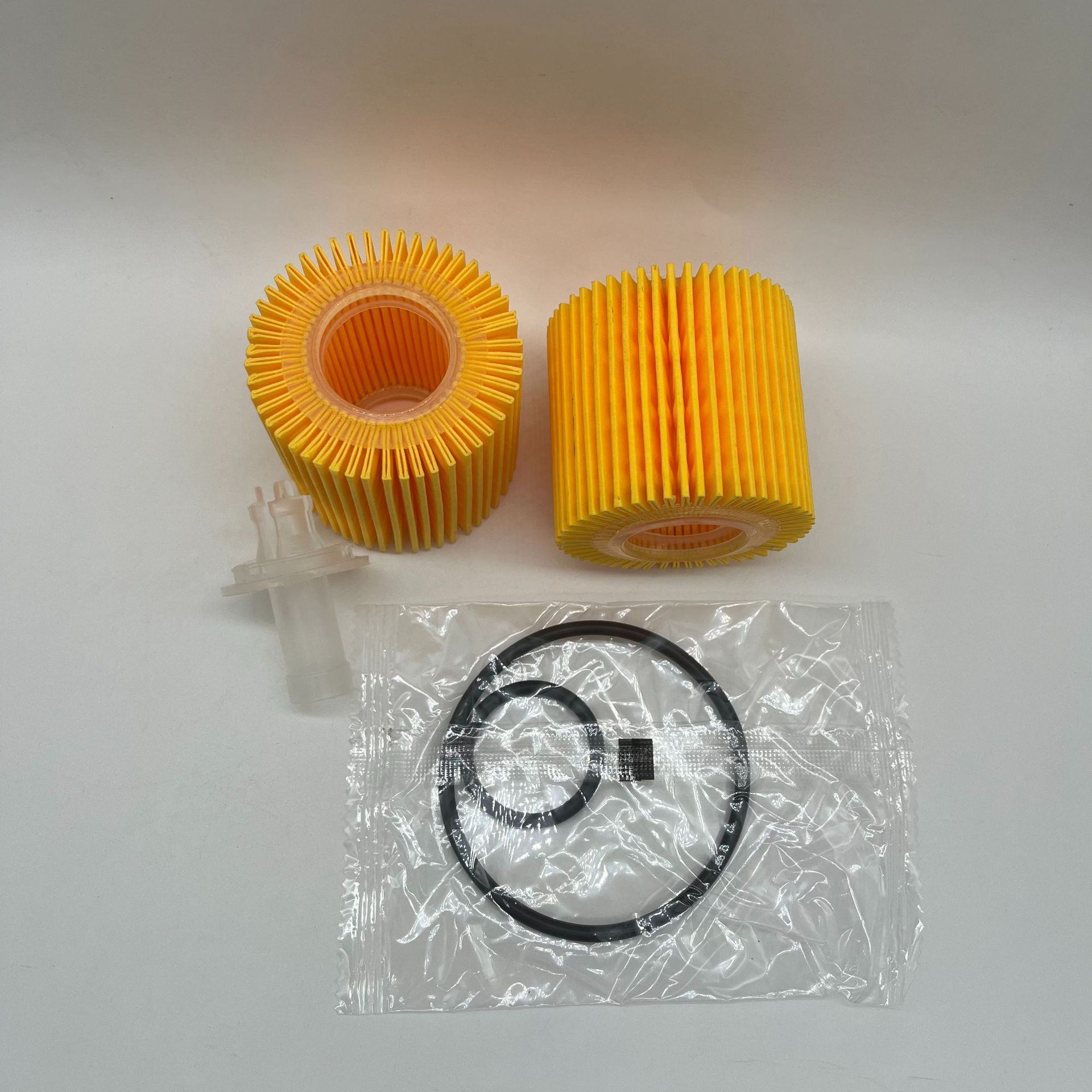 Oil Filter 04152-37010 Yzza6 Yzzd6 B1010 40060 Suitable for Toyota Corolla