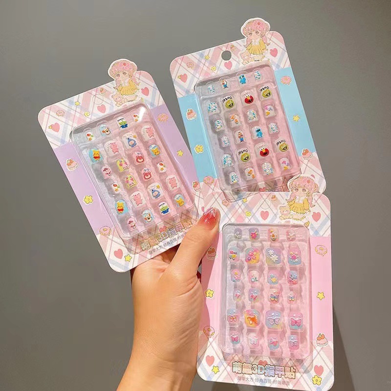 3D Niños Nail Stick Set Regalo de cumpleaños dibujos animados impermeables tridimensionales parches de manicuría autoadhesivos desmontables