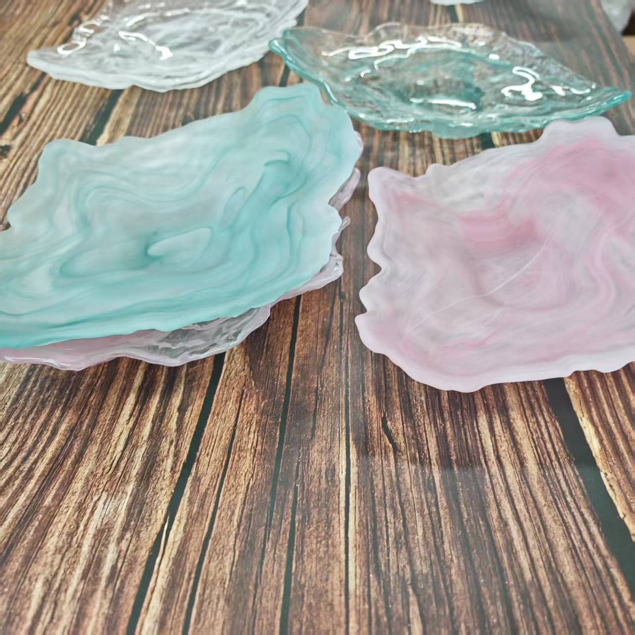 Cloud and Mist Conch Glass Fruit Plate Ornament Key and Dried Fruit Storage Tray for Living Room, Office, Entryway, Hotel, and Wine Cabinet Display