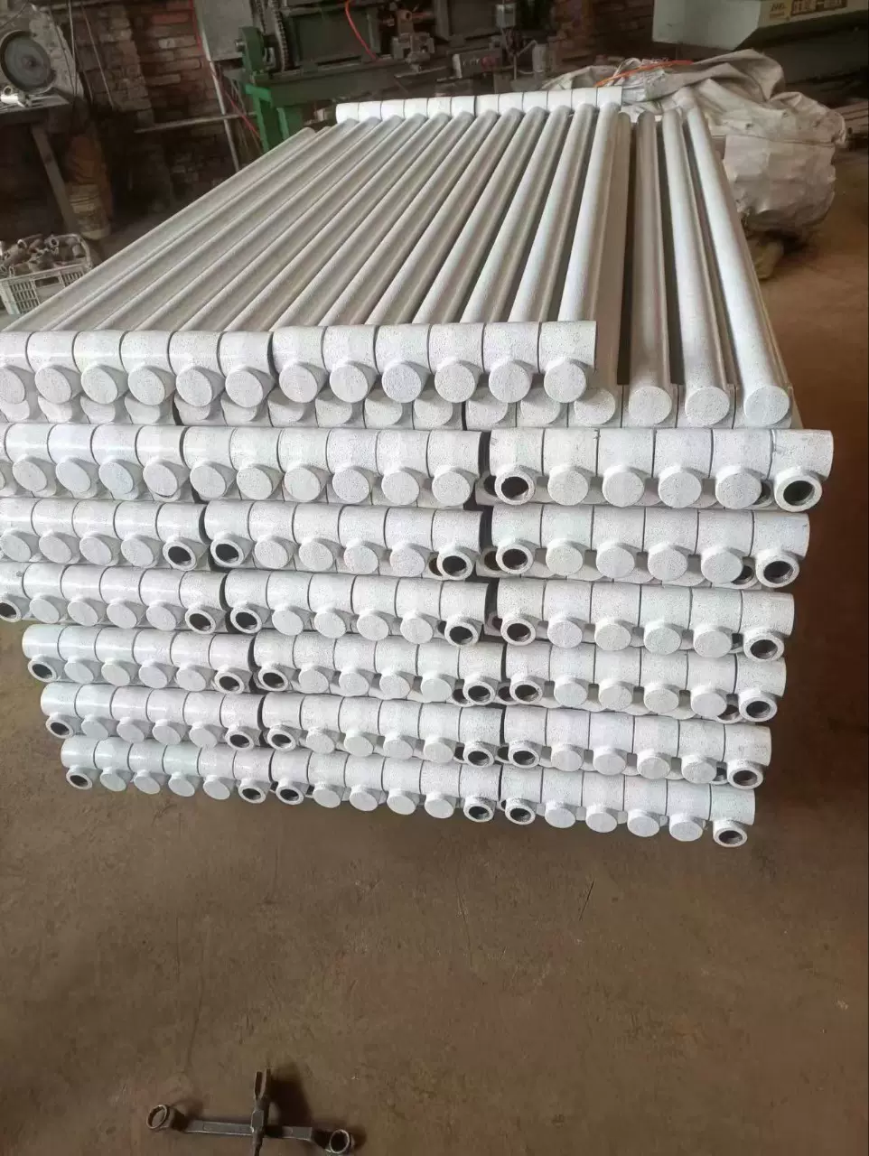 家用卫生间工程立式铸铁暖气片散热器耐腐蚀使用寿命长