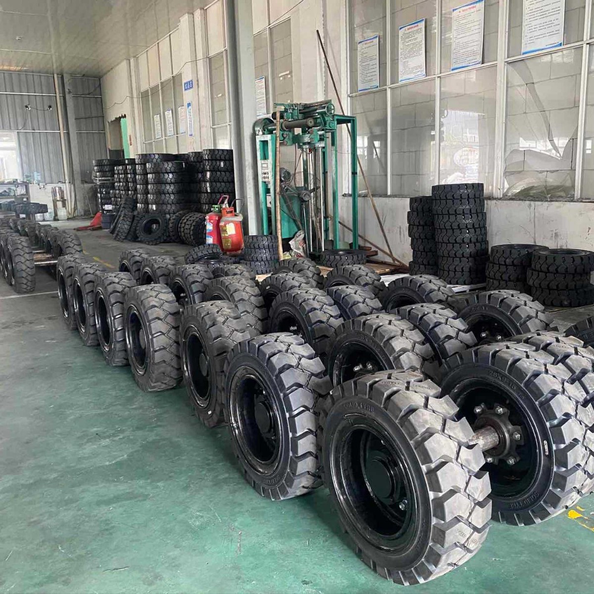 台车轮胎400-8650-10 18*7-828*9-15滚筒筛机场拖车物流耐磨防滑