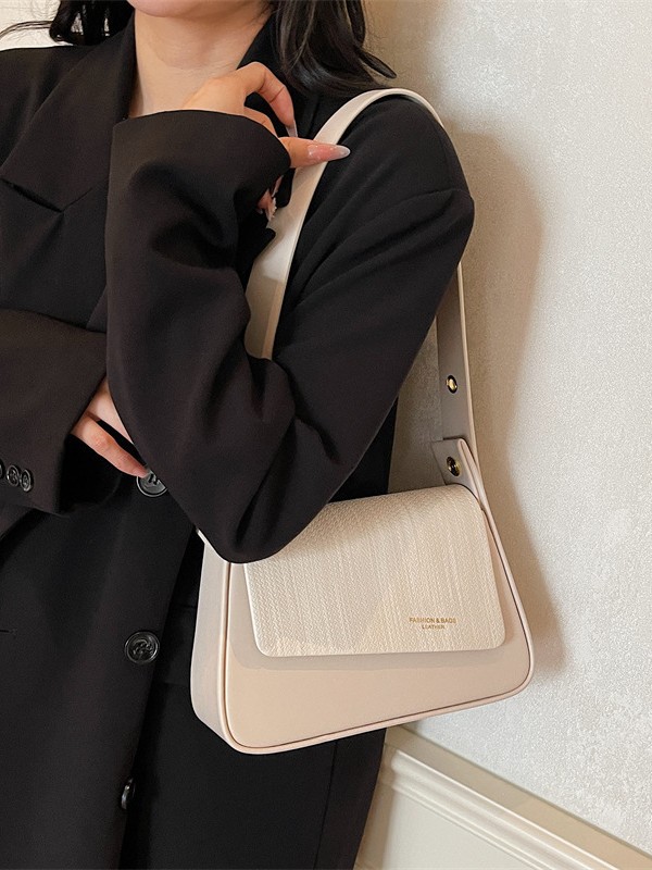Este año, bolsos populares de comercio exterior para mujeres 2025 nuevo estilo transfronterizo de estilo extranjero multifuncional pequeño mochila de estilo fragante bolso de hombro pequeño