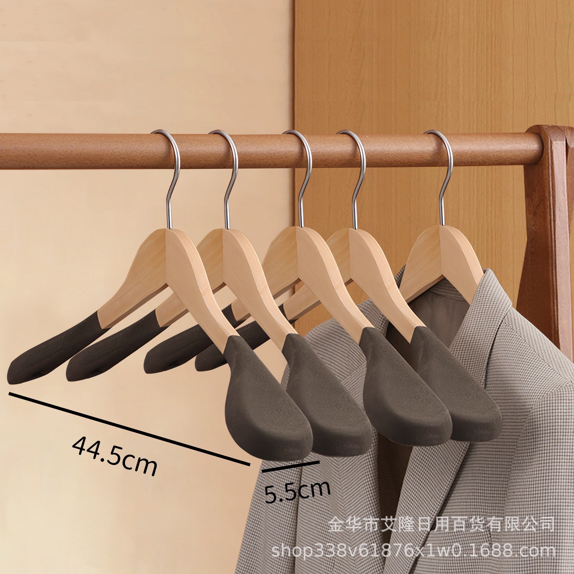 Percha de madera sólida de alto grado hombro ancho flocado abrigo casero traje colgante sin marca colgante de madera sólida colgante al por mayor