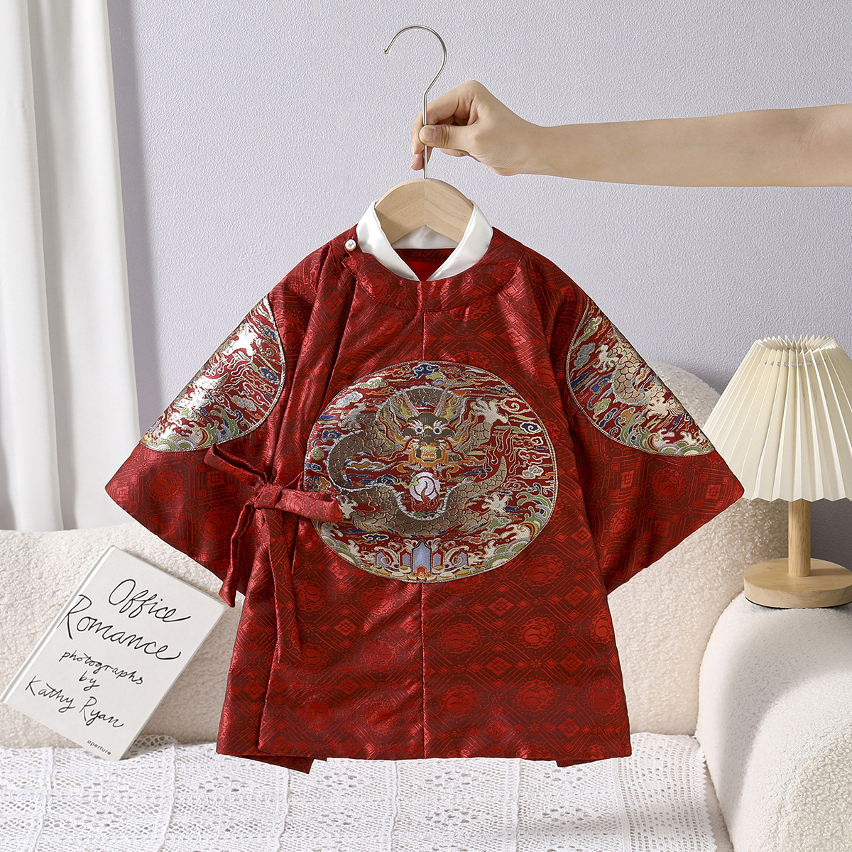 新中式百日宴男宝宝唐装摄影拍照刺绣龙袍中国风儿童拜年周岁礼服