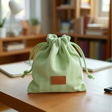 工厂新款抽绳化妆包高级感格子收纳包大容量PU束绳袋女可定制logo