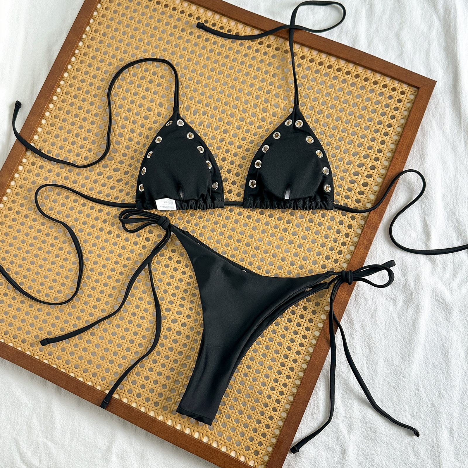 Sexy schwarzes Bikini-Set – figurbetontes Triangel-Oberteil & hochgeschnittenes Höschen (S/M/L, 82 % Polyester, herausnehmbare Polsterung)_voghion.com