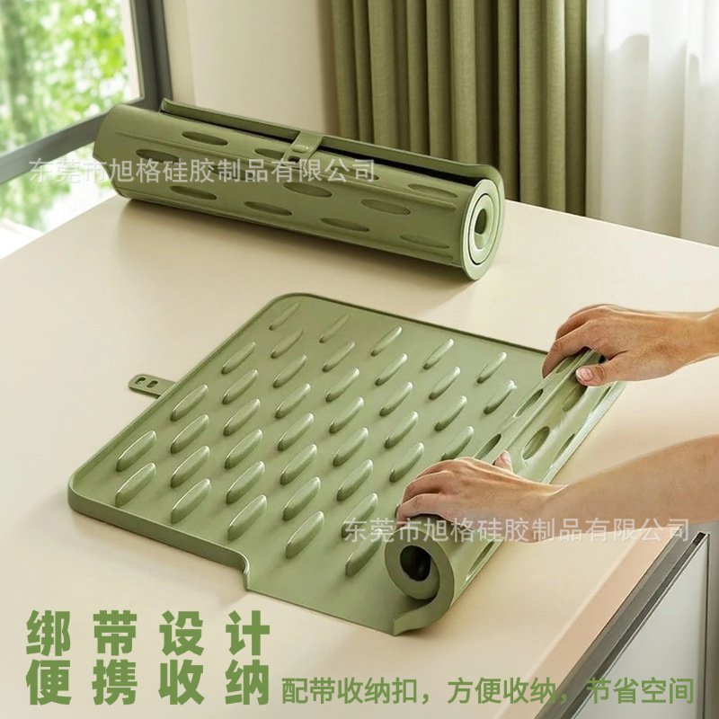 現物の台の上の坂のシリカゲルの水切りのマットの台所の熱い断熱の鍋のマットの厚い台の滑り止めのまな板の固定のマット|undefined