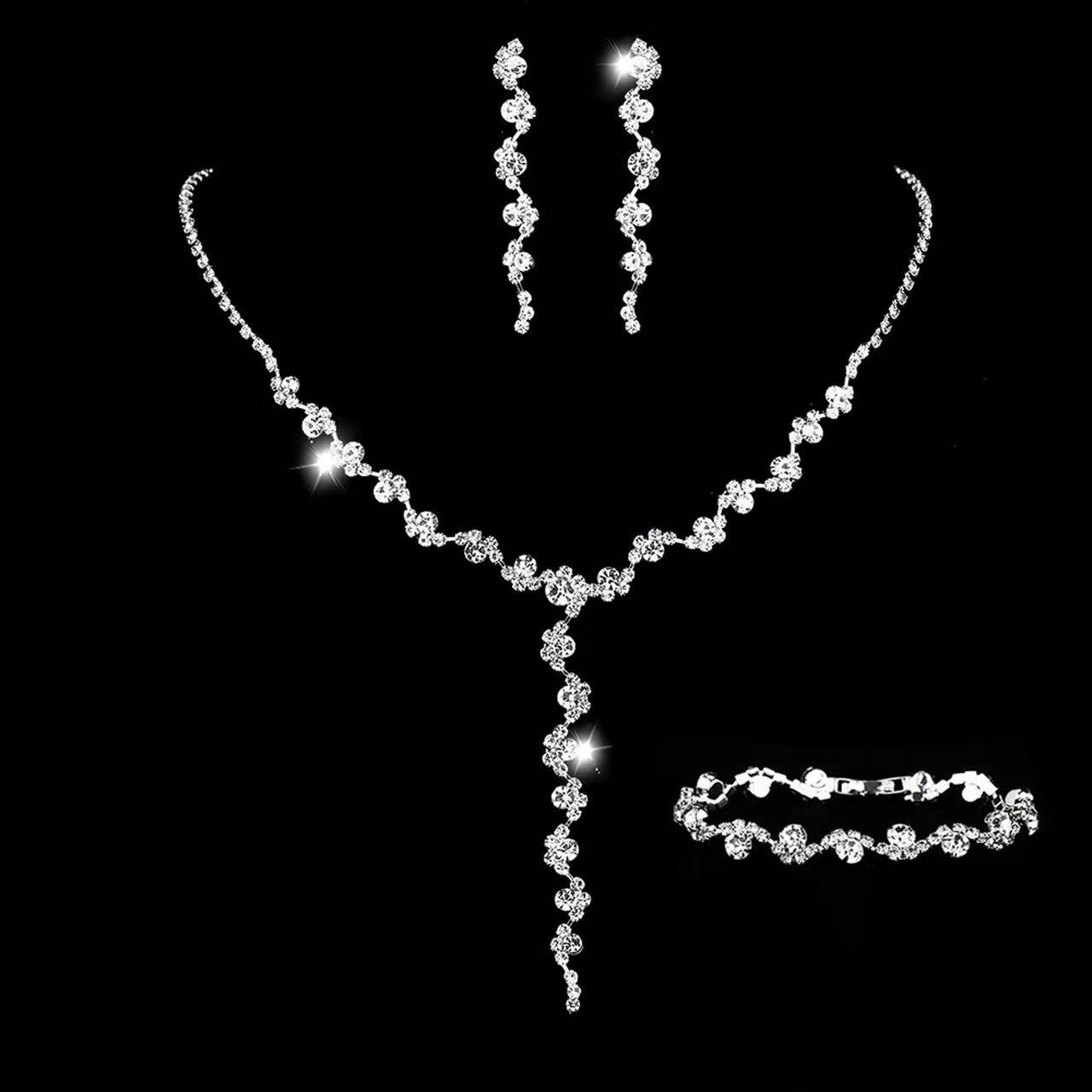 Bridal Jewelry Set Image 4