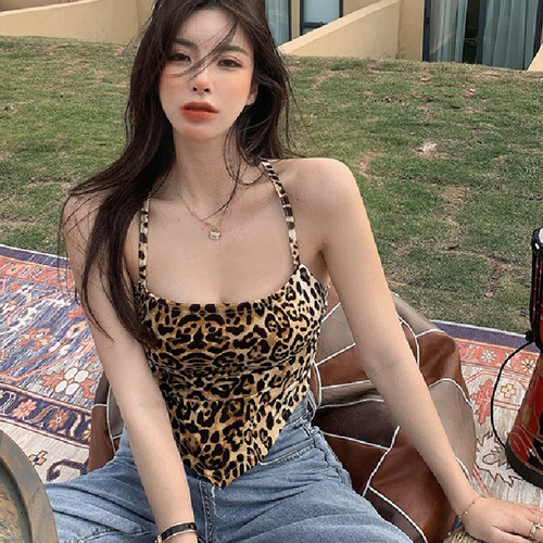 Summer trendy women's leopard print backless crop top with straps, sexy and stylish street style for cool girls 2025