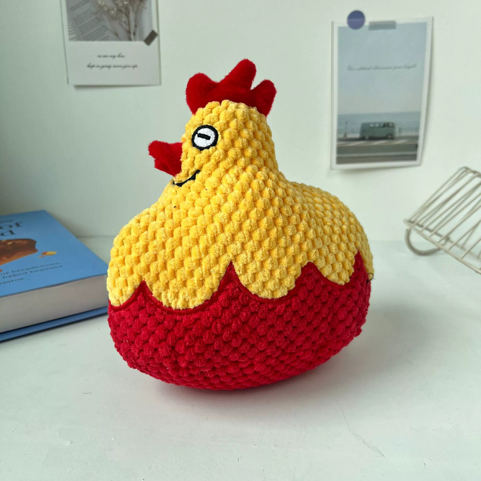 Плюшевая пищащая курица-игрушка для собак, пересекающая границы, с функцией лежания яиц, Тедди Померанский, игрушка-компаньон для снятия скуки, яйцо для прорезывания зубов.