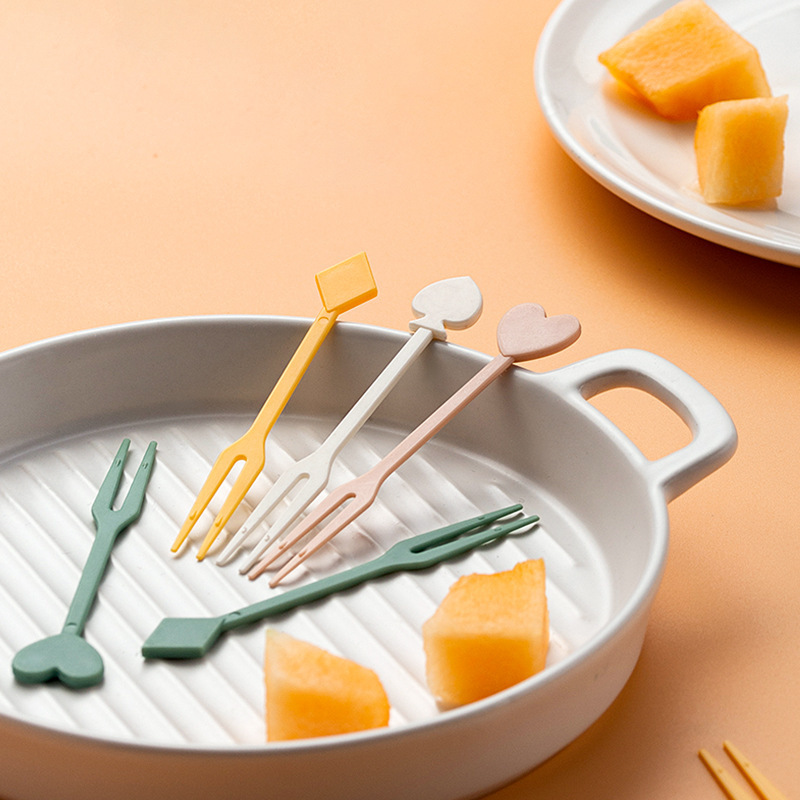 Creative fruit signed a one -time household fruit fork cute dessert…