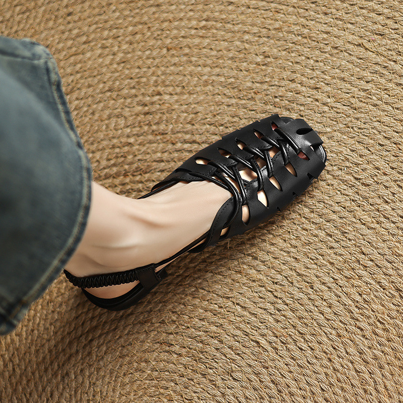 Dép sandal nữ da bò đế bệt dệt rỗng kiểu retro La Mã — đen