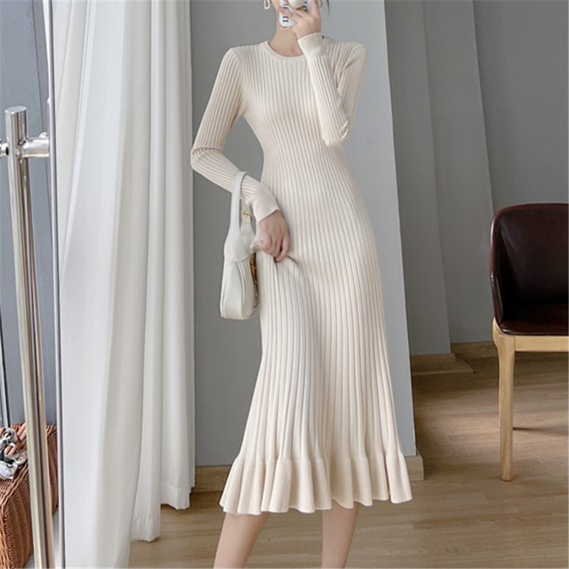 Herbst Fischschwanz Strickkleid Damen, mittellang über dem Knie, Basislage und schmale Passform, gepaart mit einem Pelzmantel für_voghion.com