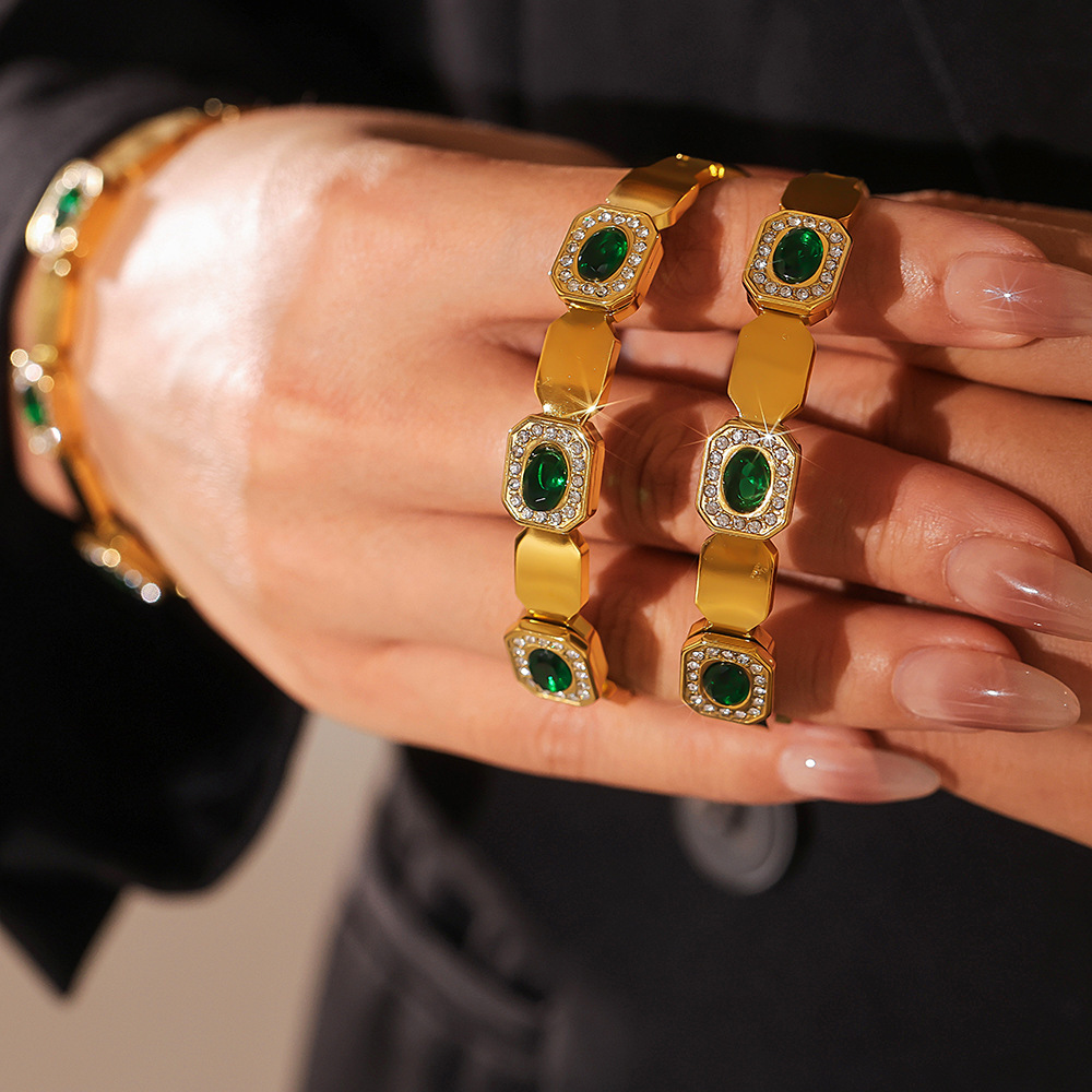 Titanium Steel Block Green Diamond Buckle Bracelet, Personalized, Light Luxury, Versatile, Temperament Bracelet_voghion.com
