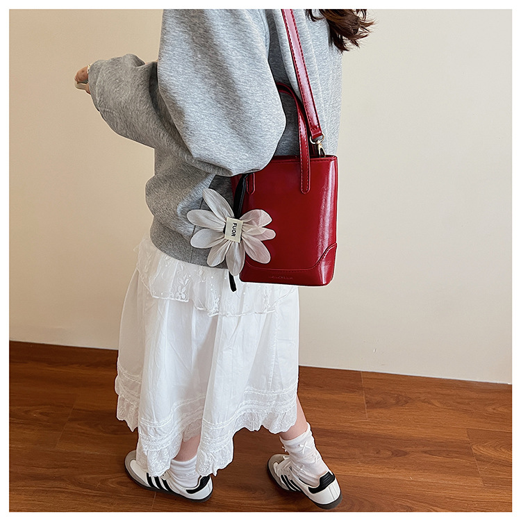 Fashionable and high-quality hand-held small bag for women, 2025 new summer Instagram versatile phone bag, Korean style trendy crossbody bag undefined