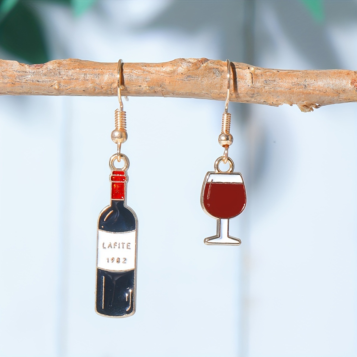 Cross-border foreign trade a pair of asymmetric red wine bottle cup pendant earrings ladies personality jewelry gift factory direct sales