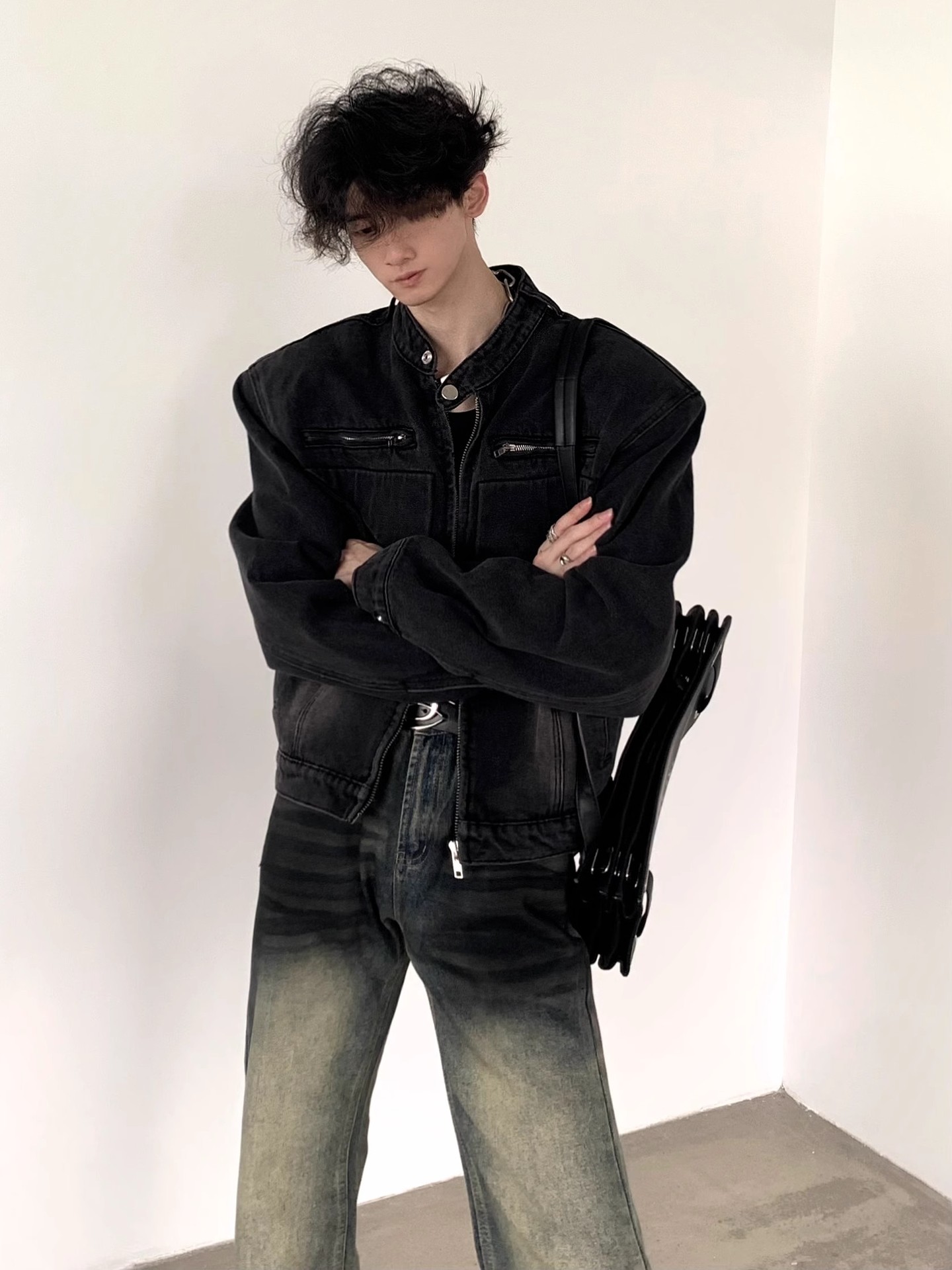 Men's Denim Jacket With Stand Up Collar And Shoulder Pads Rugged_voghion.com