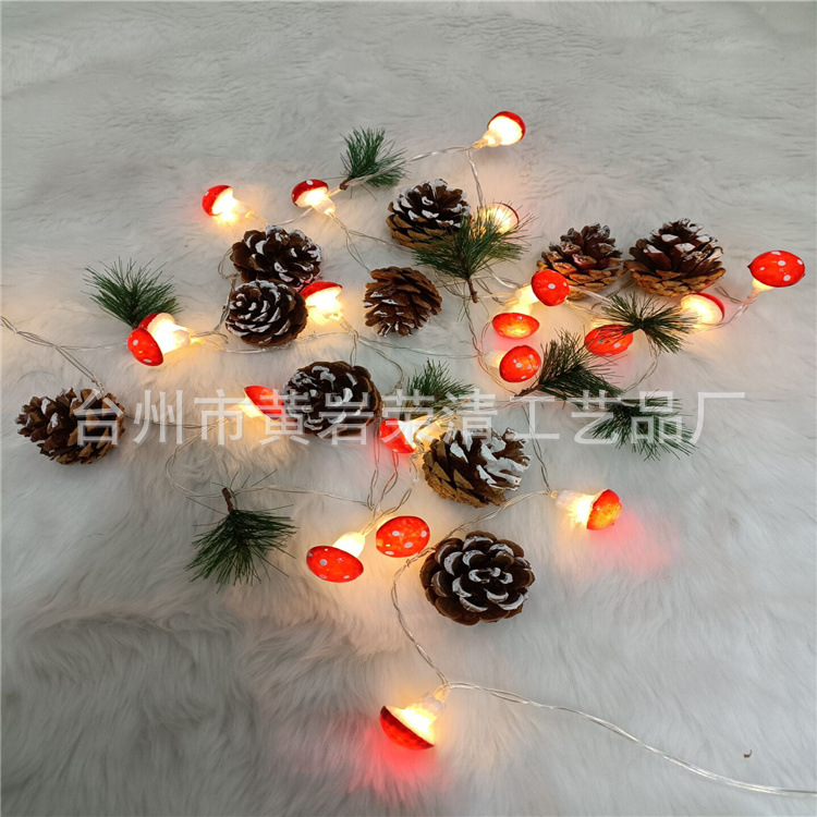 LED Pino cono luz cadena pequeña Morera fruta tirar bandera Navidad Pino cono cadena luz Pino aguja campana alambre cobre luz Nuevo cono de pino Luz