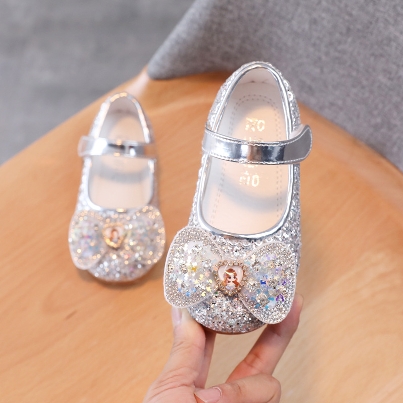 2023 spring new girls' fashion water brick cartoon princess shoes Korean version of little girl sequin leather shoes soft soled baby shoes