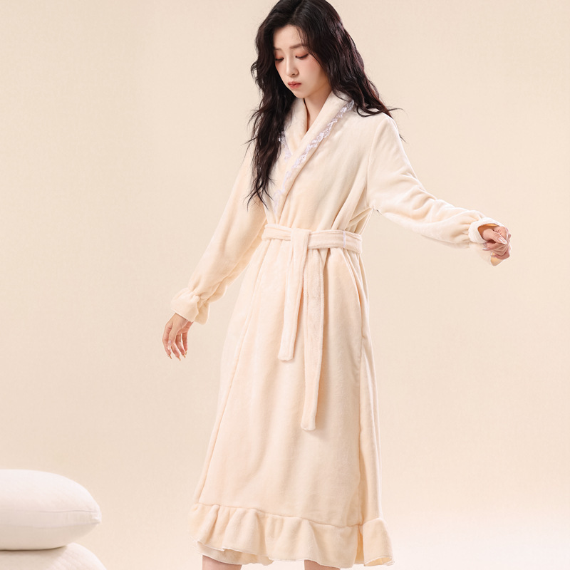 Women's Autumn and Winter Nightgown, Palace Style Flannel Bathrobe, Thickeneded, Warm and Sexy, Large Size Home Wear, Mid-Length Pajamas