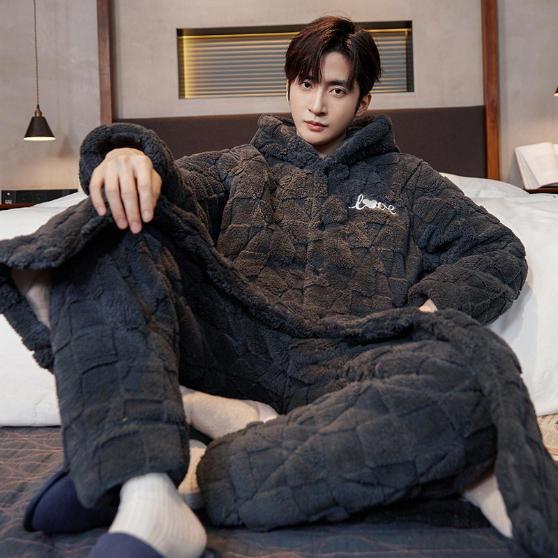 Pijamas de hombre Otoño e Invierno lana de coral engrosada forro polar cálido camisón acolchado de tres capas traje de franela para el hogar