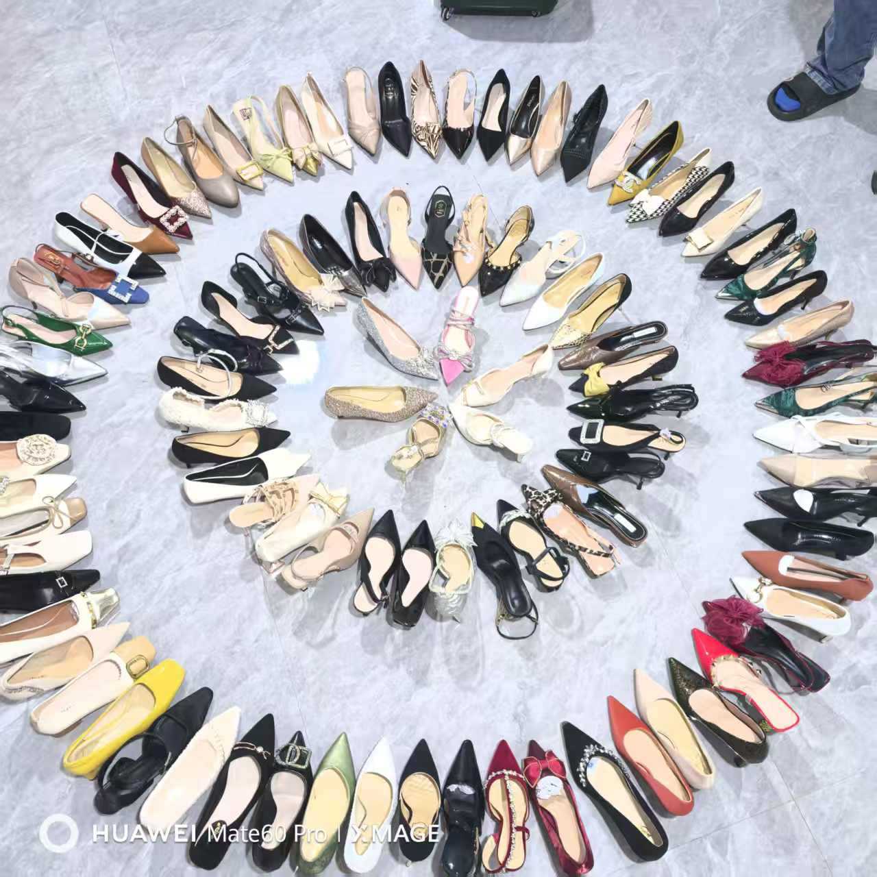 单鞋女新款春夏工作职业通勤不累脚细跟尖头软皮舒适简约高跟鞋