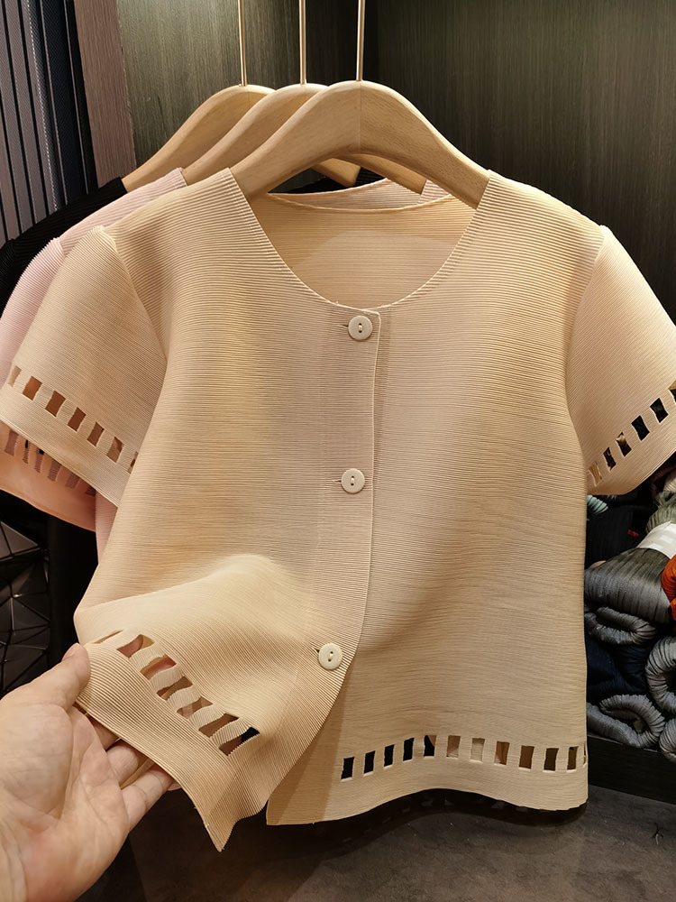Áo cardigan nữ cổ tròn tay ngắn dáng rộng khoét lỗ xếp ly — Màu đen, Màu hồng, Màu mơ