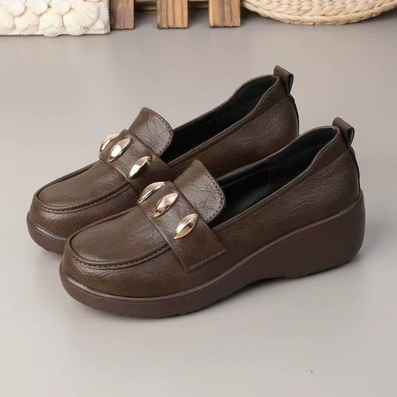 Весенне-осенняя обувь для мам. Туфли на мягкой подошве. Удобная нескользящая женская обувь среднего и пожилого возраста. Зимняя рабочая кожаная обувь на плоской подошве для среднего возраста. Оптовая продажа.