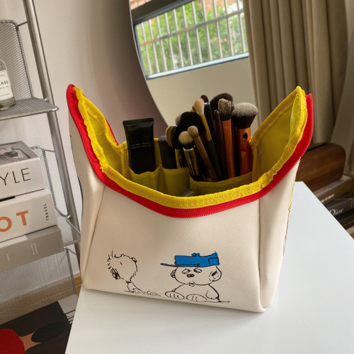 Internet celebrity's same creative Snoopy cartoon house-shaped cosmetic bag large-capacity storage bag waterproof toiletry bag