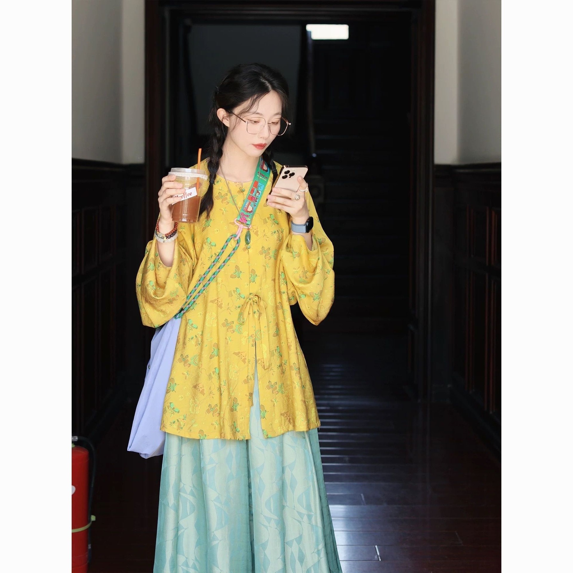 谜啊凰【晓梦迷蝶】明制汉服上衣圆领衫花型人丝阔腿裤夏女款