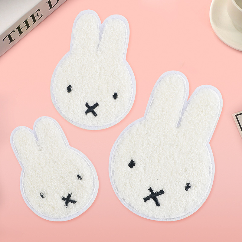 毛巾绣电脑刺绣布贴 卡通立体白色兔子刺绣贴服装自粘补丁贴