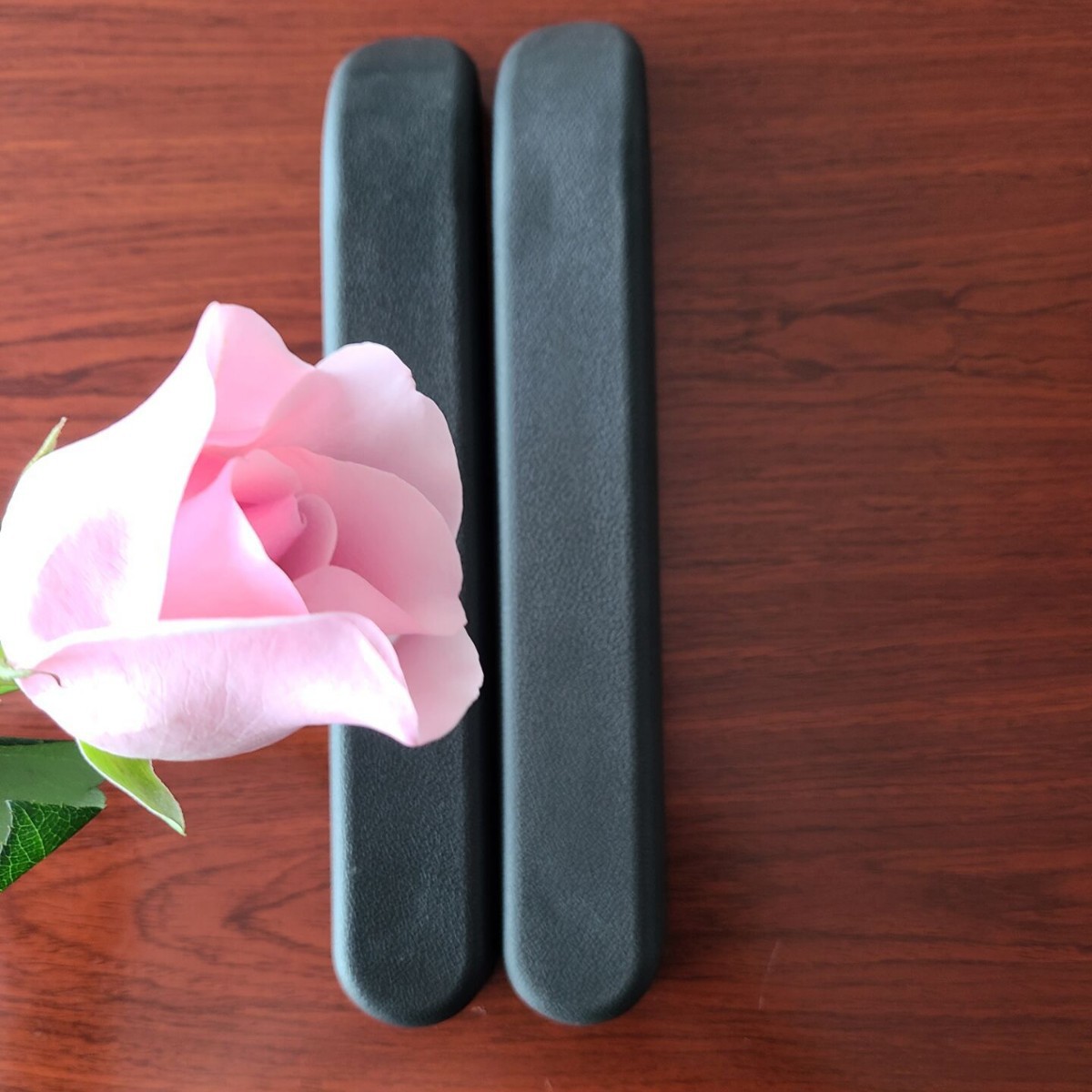 PU发泡坐垫 聚氨酯扶手 自结皮海绵垫健身器材扶手