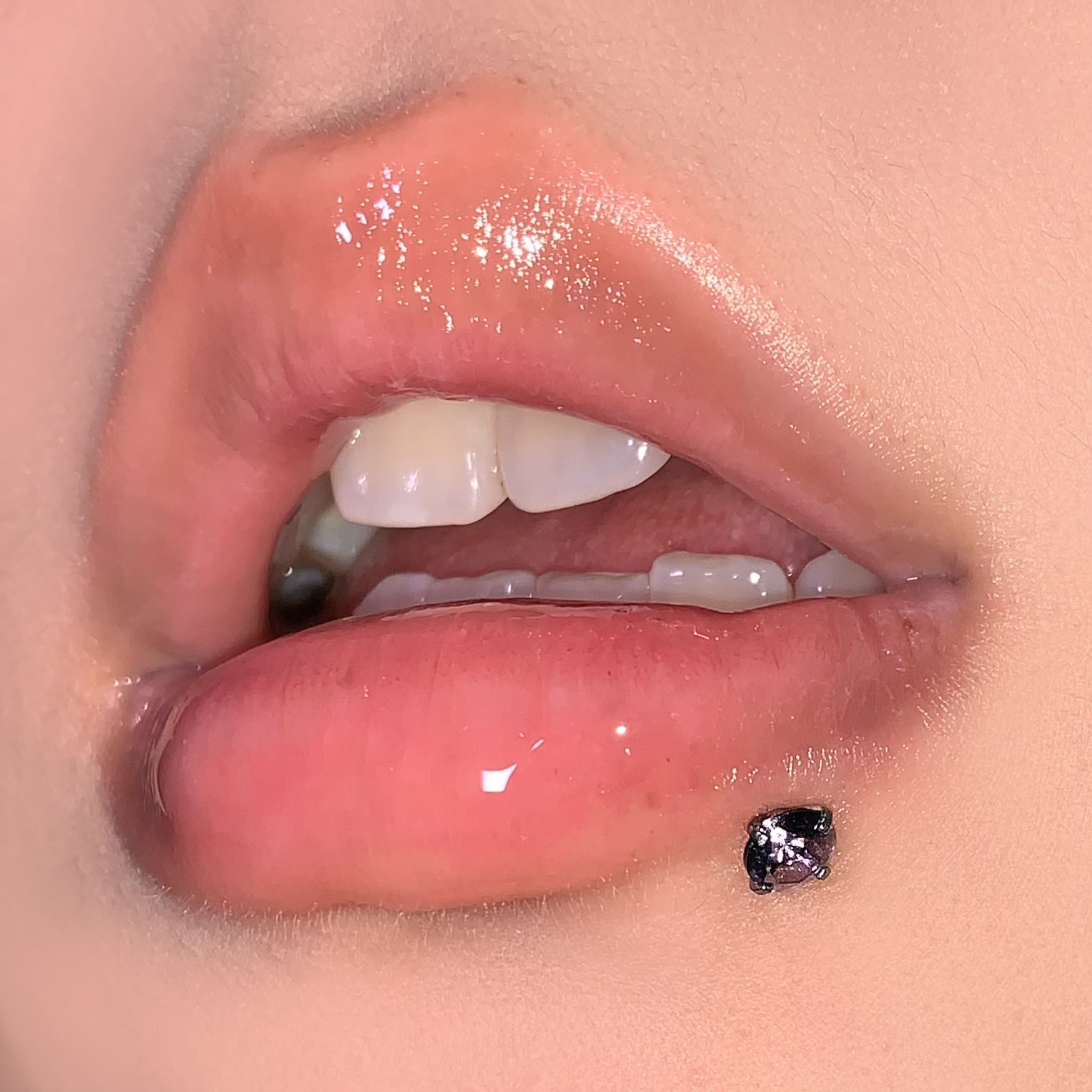 Flash Zircon Lip Nail Internally Threaded Steel Titanium Ear Bone Nail Straight Nail Hot Girl Piercing Jewelry Cross-Border Wholesale detail image 13