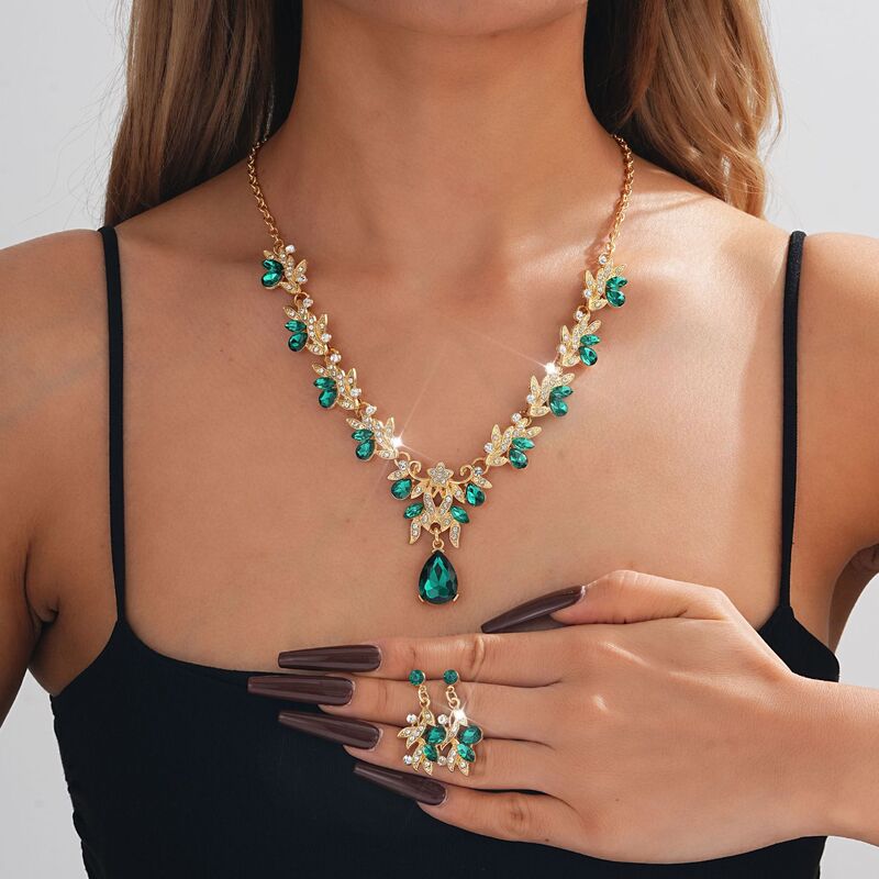 Bridal Wedding Dress Evening Dress Necklace Earrings Two-Piece Set Accessories Clavicle Chain Women's Fashion Jewelry Set Wholesale