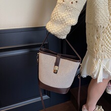 �¿�����ļ�Ůб�緫���μ�� ��������ƤС���߼��о���ˮͰ��