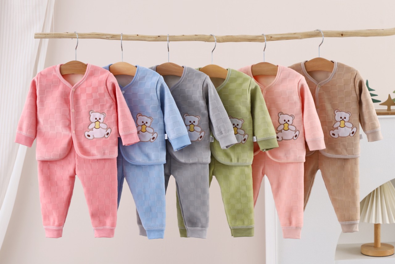 Bebés sin hueso con ropa interior cálida para bebés confortante para hombres y mujeres con chaqueta suave de terciopelo, pantalones de otoño con leggings