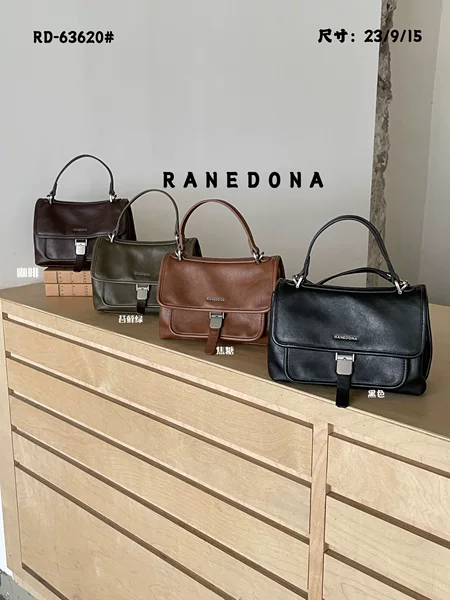 Vintage Flap Messenger Bag for Women 2026 New Model High-End Retro Handbag Commuting Shoulder Crossbody Small Square Bag