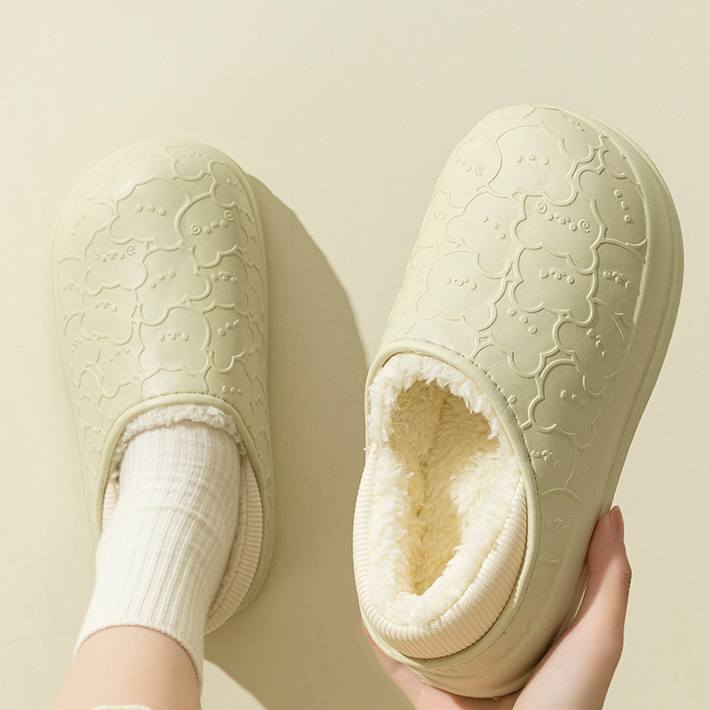 Zapatillas de algodón impermeables para mujeres invierno 2023 nuevo hogar cálido fondo grueso bolsa de confinamiento antideslizante zapatos de tacón de algodón para mujeres