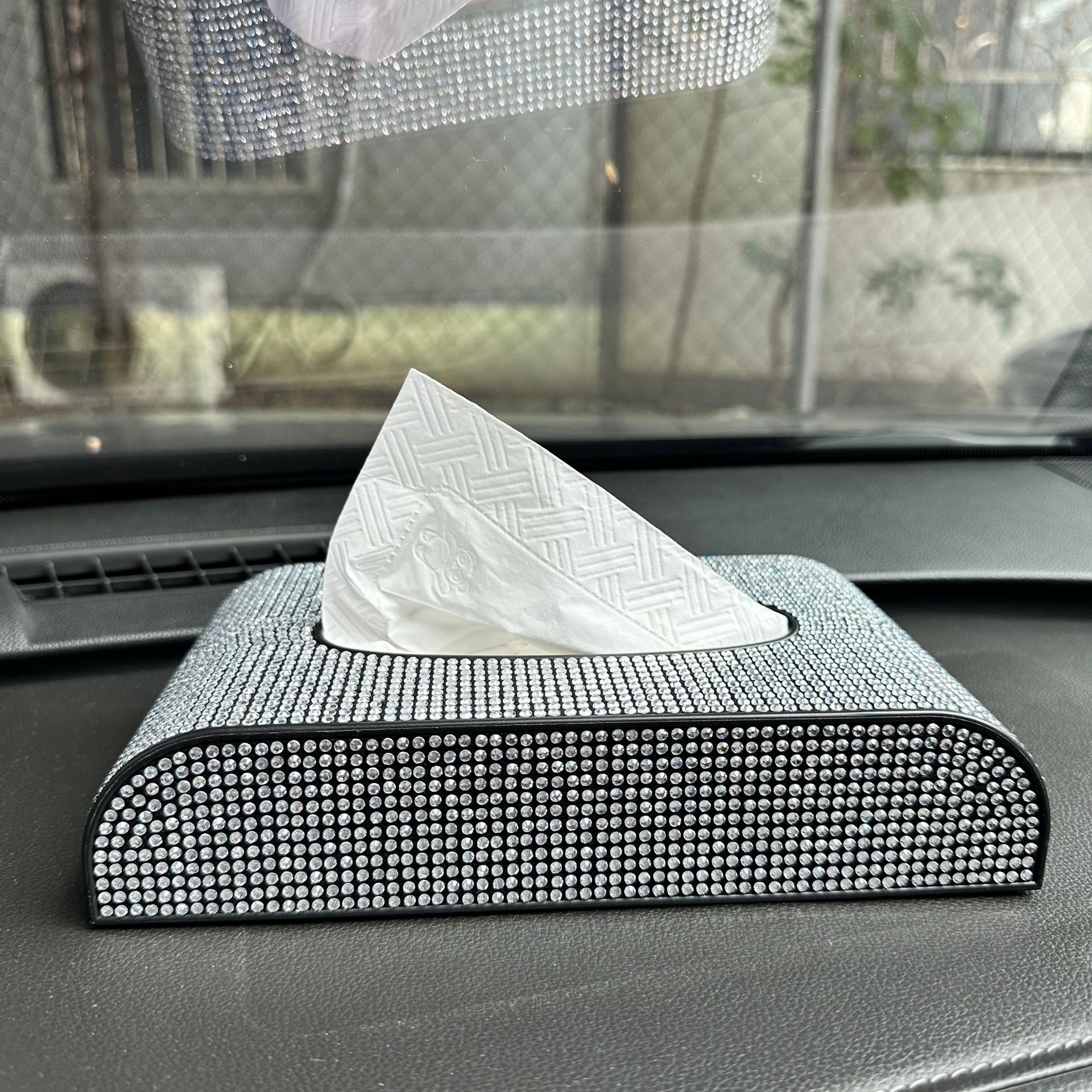 Diamond-Encrusted Car Tissue Box, Creative Car Interior Tissue Box, High-End Car Tissue Cover, Fashionable Decoration