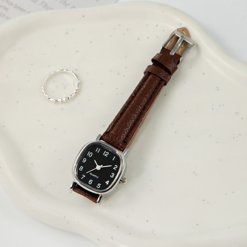 Cross-border Square Watches Manufacturer Simple Personality Retro Student Ladies Quartz Leather Strap Women's Watches Women's Wholesale