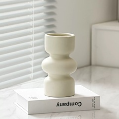 北欧insレトロクリーム風チューリッププラスチック花瓶リビングデスクアート生け花民宿花器置物