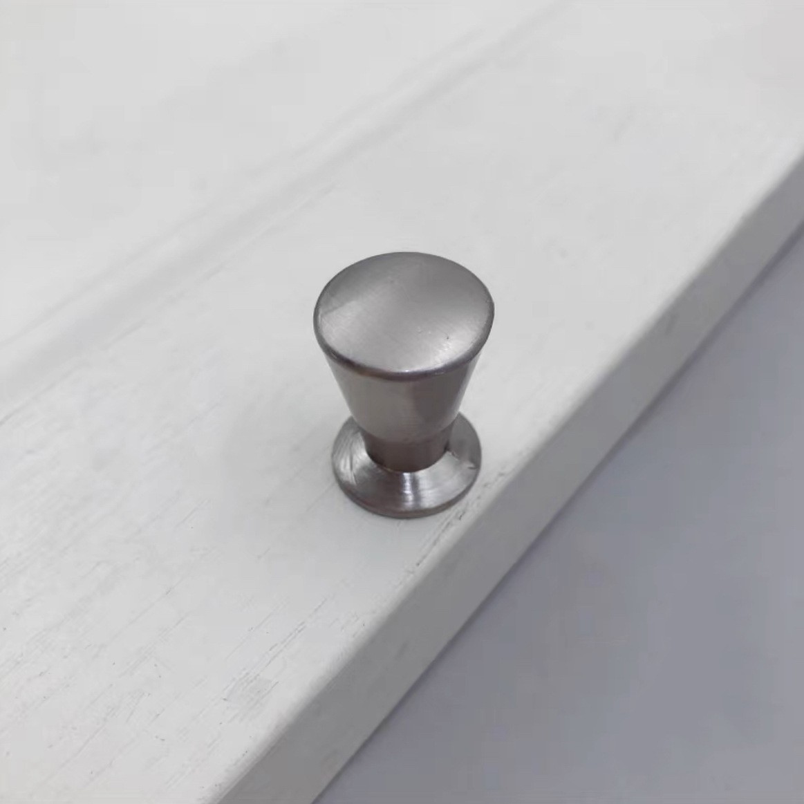 黑色陶瓷水晶圆形单孔暗铁塑料铝锌合金隐形橱柜抽屉衣柜门把拉手