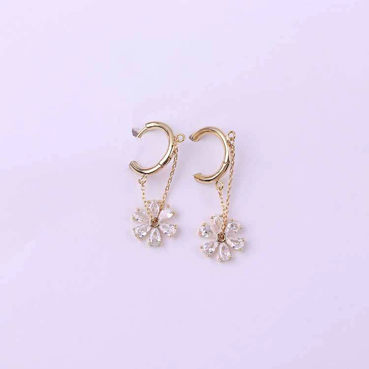 Серебряная игла, цирконий, серьги, ушные клипсы, коллекция 2021, микроштиховка, простой и элегантный дизайн