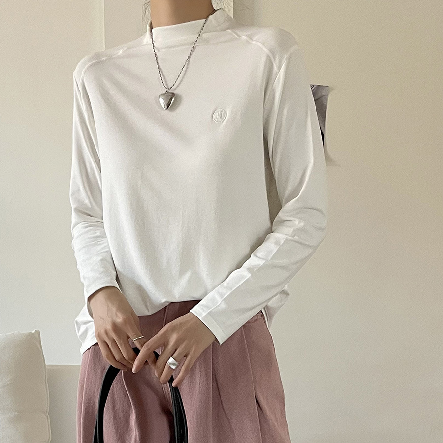 LIZHIQI 기본 세미 하이 칼라 티셔츠 2024 가을 새 문자 자수 긴 소매 기본 코트 240659