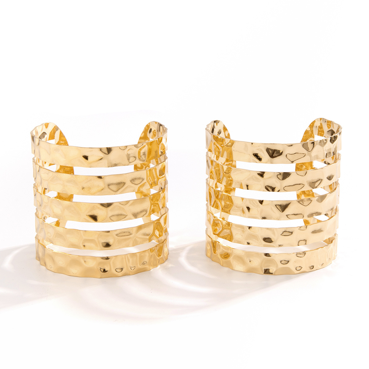 56g Weight White Gold Plated, Gold Plated Plating Material Bangle Classification Iron Chain Material 1 Piece Quantity Casual, Holiday Occasion Iron Material Geometric Pattern Women's Gender IG Style Style Wholesale Jewelry IG Style Geometric Iron White Gold Plated Gold Plated Bangle 48