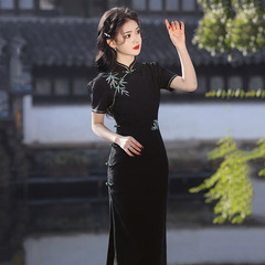 刺繡黑色國風中式長款改良旗袍2024新款年輕款女復古修身短袖走秀