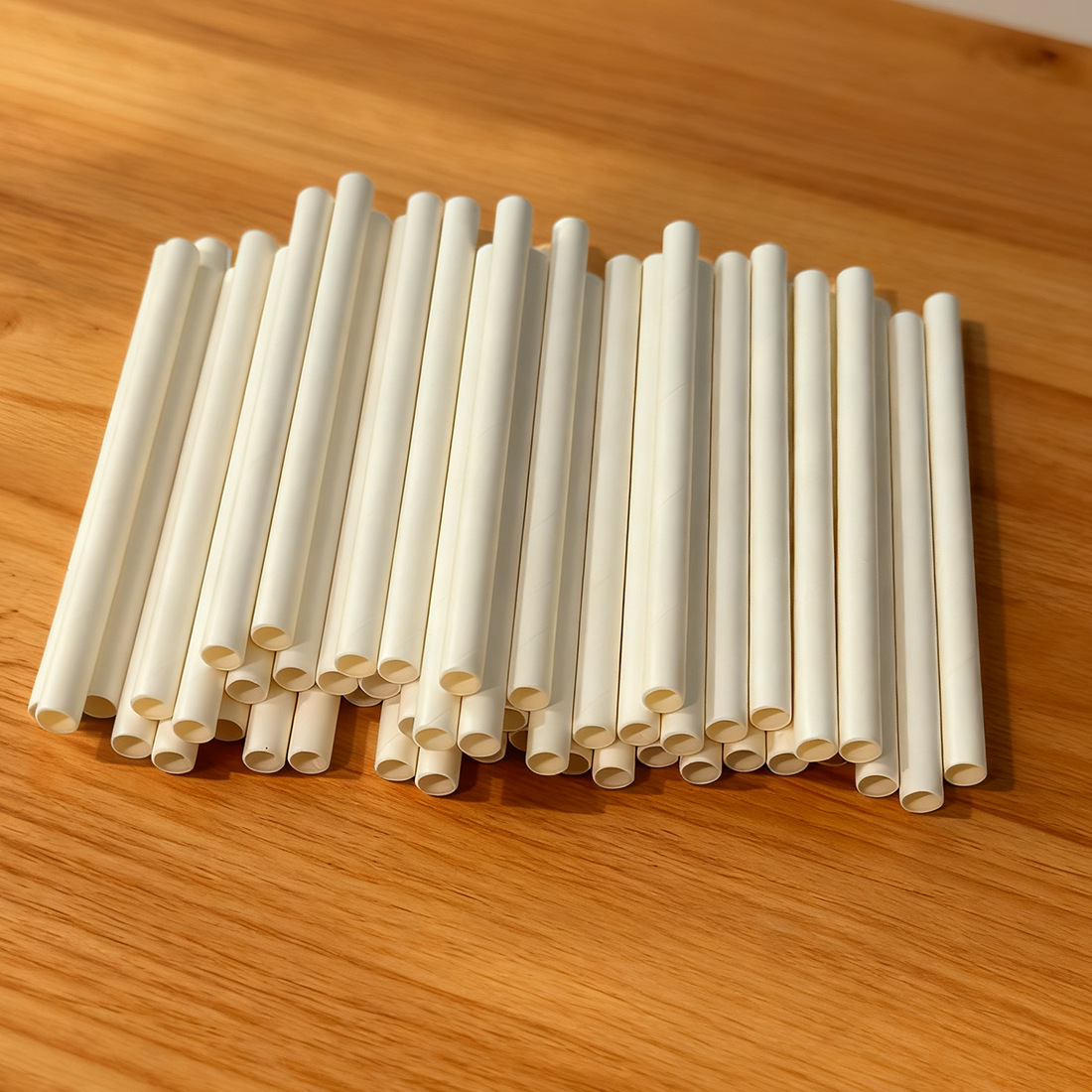 En stock suministro de soplado globo tubo de papel desechable paja blanco tubo de plástico transparente carcasa 5*100mm