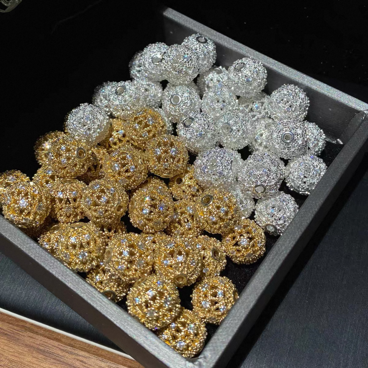 Color-Preserving Exquisite Sparkling Hollow Ball Bead Accessories Crystal DIY Spacer Beads and Decorative Pieces for Handmade Jewelry
