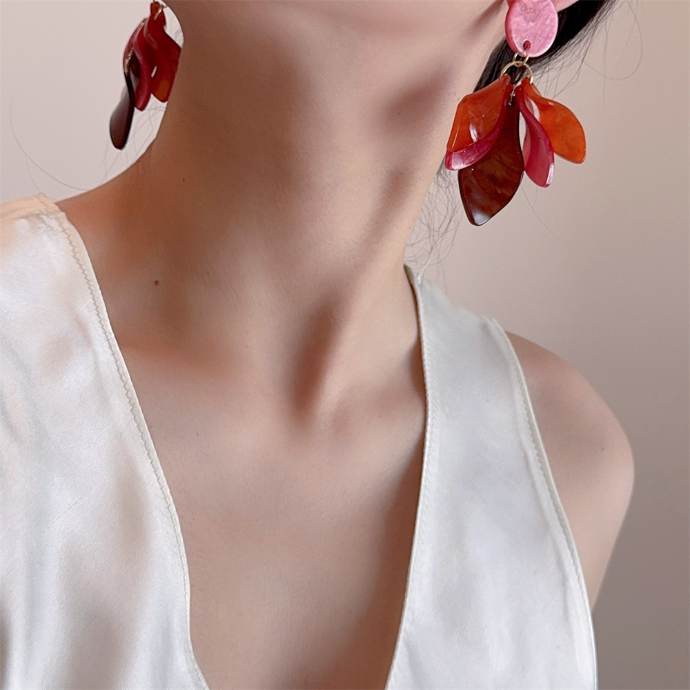 18g Weight Copper Alloy Ear Needle Material Drop Earrings Classification 1 Pair Quantity Daily Occasion Acrylic Material Petal Pattern Women's Gender Retro, Sweet Style Polishing Craft 1 Pair Retro Sweet Petal Polishing Acrylic Drop Earrings 7